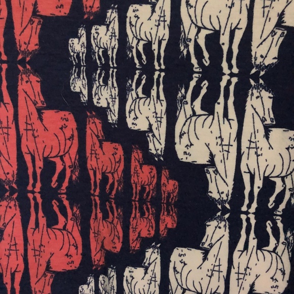 LulaRoe Irma Tunic Tee - Picture 4 of 4